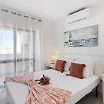 Penthouse Paradise - Da Rocha *