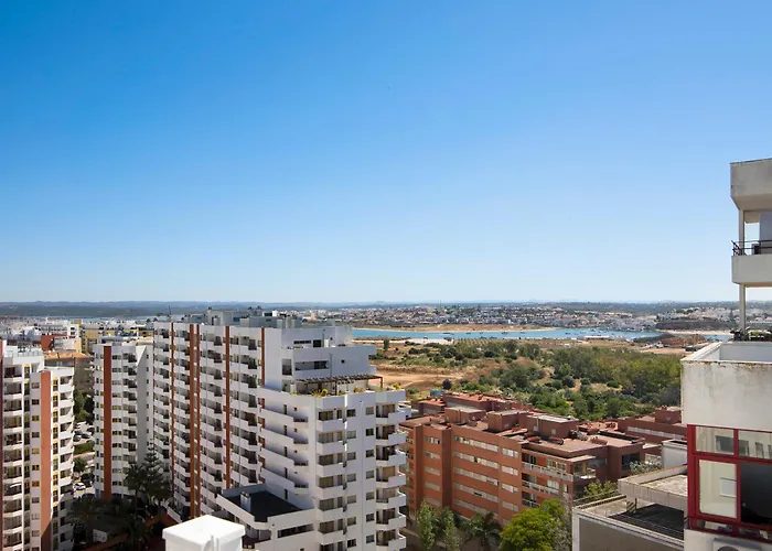 Penthouse Paradise - Da Rocha